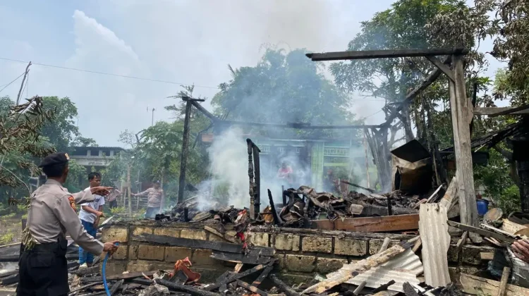 Rumah Warga di Laren Lamongan Ludes Terbakar, Kerugian Capai Rp70 Juta